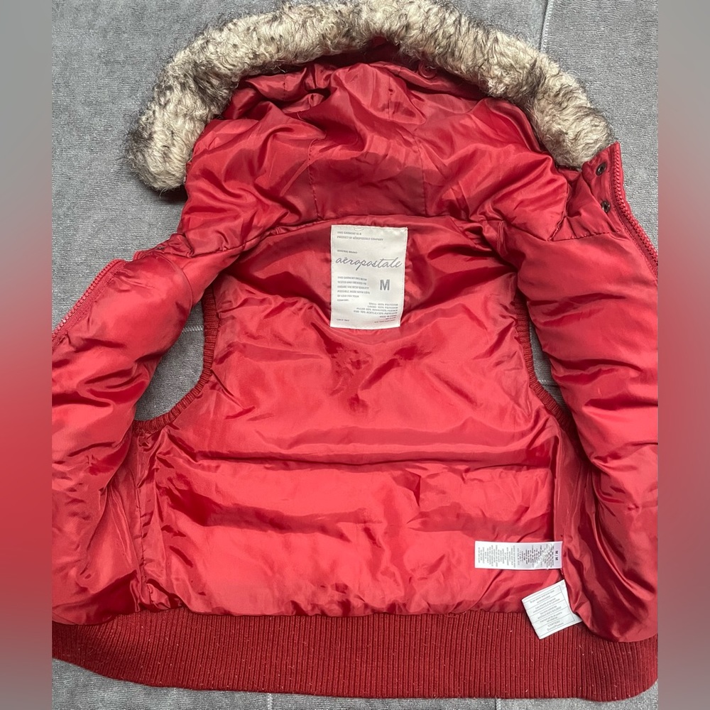 Aeropostale Puffy Down Feather Vest w/ Hood. *Excellent Condition*. Size M - Picture 4 of 5